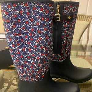 Tommy Hilfiger rain boots size 10 wore once